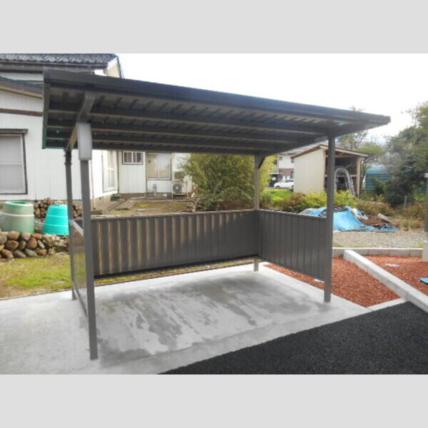 現地周辺 (駐輪場)