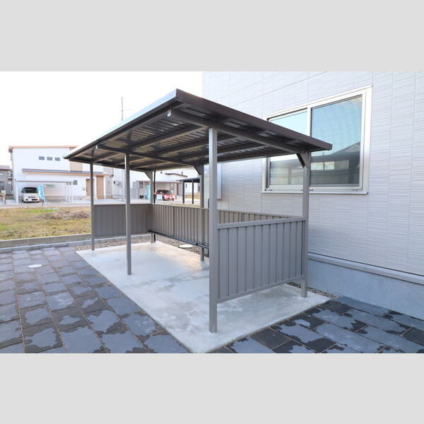 現地周辺 (駐輪場)