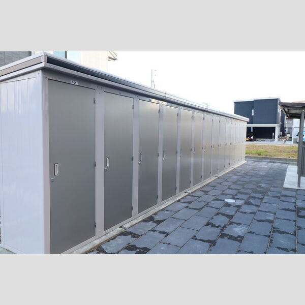 現地周辺 (物置)