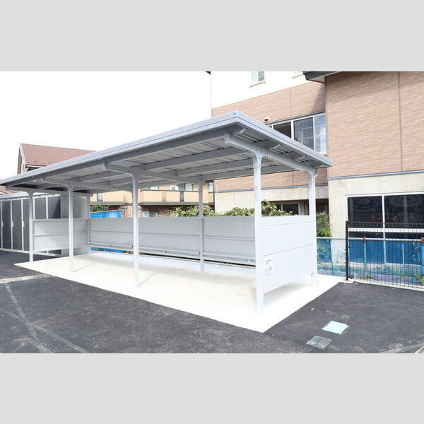 現地周辺 (駐輪場)