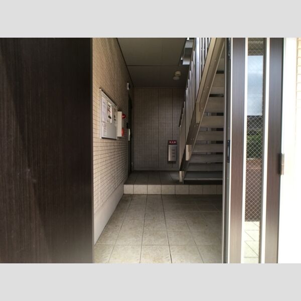 エントランス (エントランス)