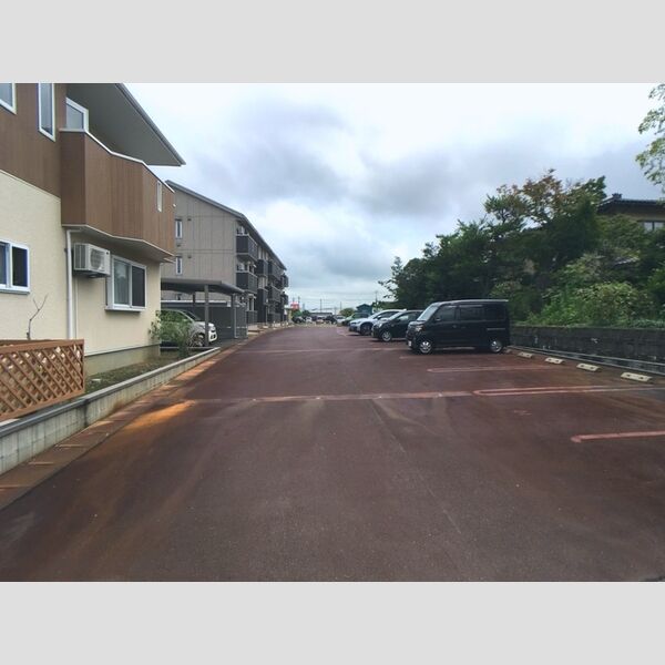 駐車場 (駐車場)