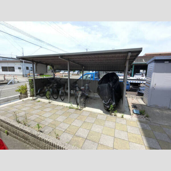 現地周辺 (駐輪場)