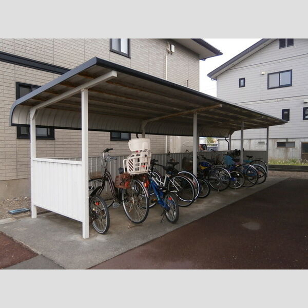 現地周辺 (駐輪場)