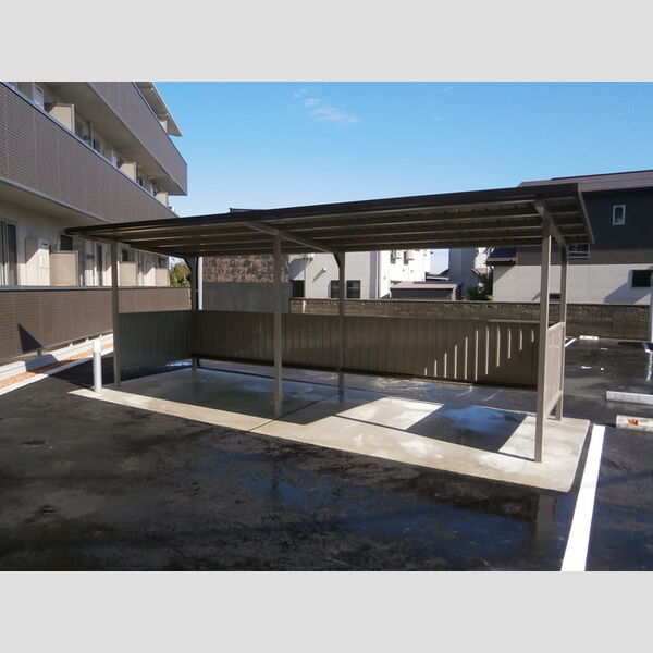 現地周辺 (駐輪場)