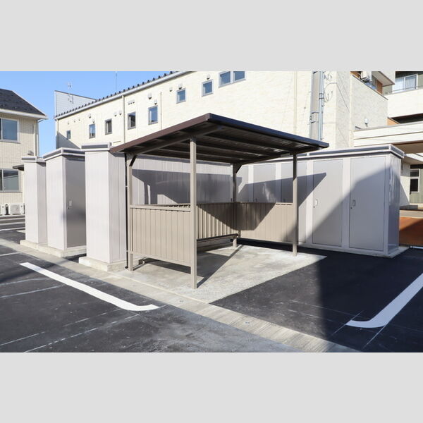 現地周辺 (駐輪場)