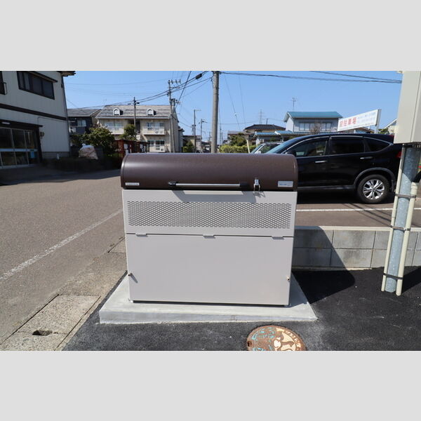 現地周辺 (ゴミ置き場)