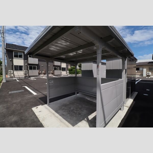 現地周辺 (駐車場)