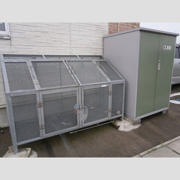 現地周辺 (B　ごみ置き場)