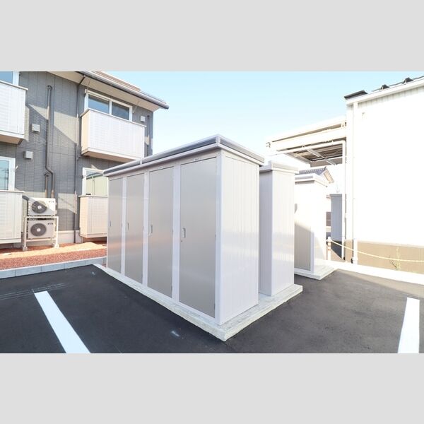 現地周辺 (物置)