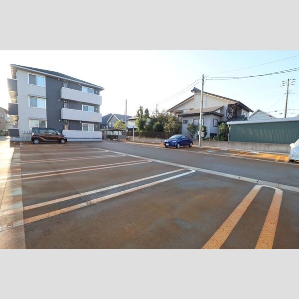 駐車場 (駐車場)