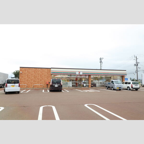現地周辺 (セブンイレブン上越三田店(945m))