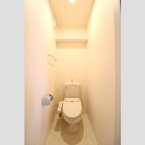 トイレ (温水洗浄暖房便座)