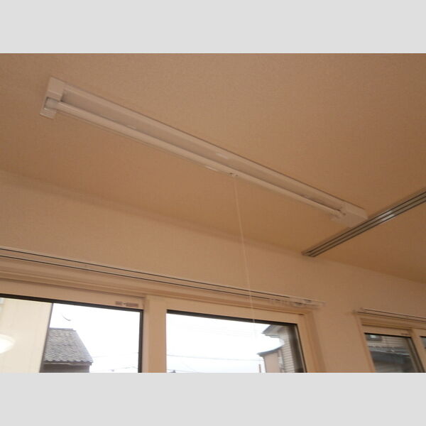 その他設備 (室内物干し)