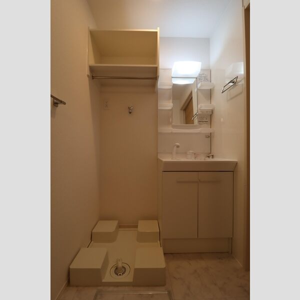 洗面所 (洗髪洗面化粧台)