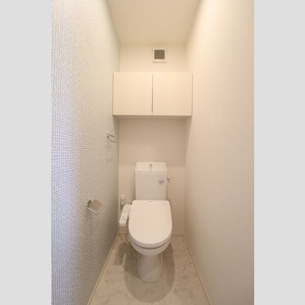 トイレ (温水洗浄暖房便座)