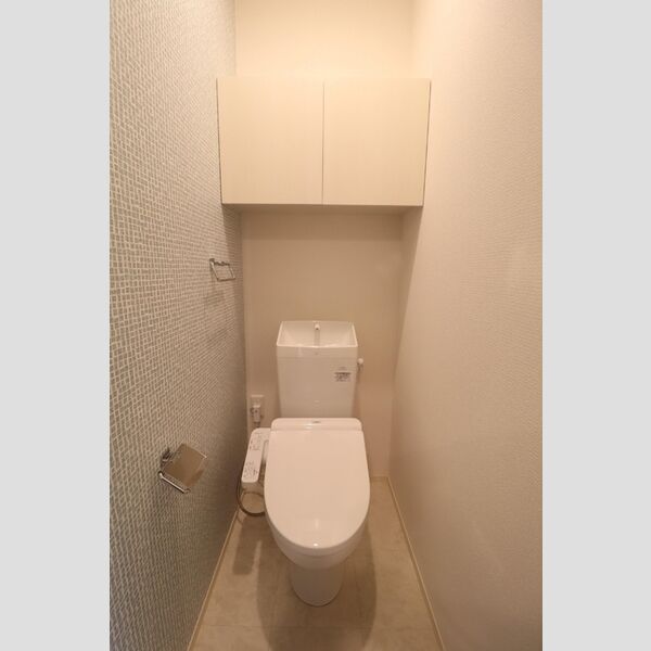 トイレ (温水洗浄暖房便座)