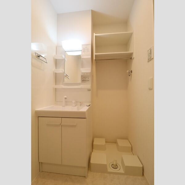 洗面所 (洗髪洗面化粧台)