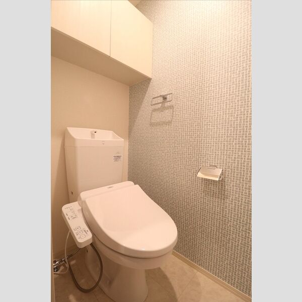 トイレ (温水洗浄暖房便座)