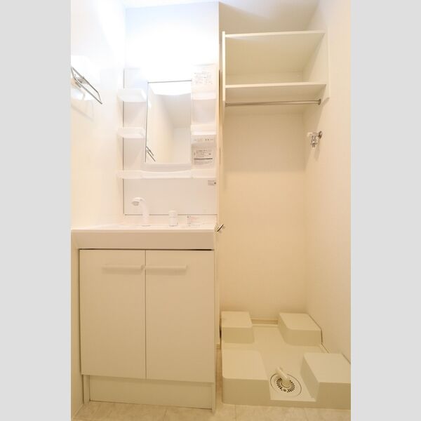 洗面所 (洗髪洗面化粧台)