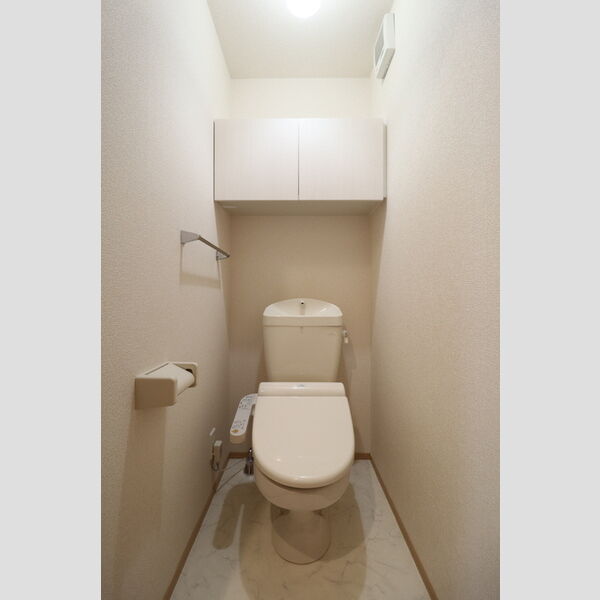 トイレ (温水洗浄暖房便座)