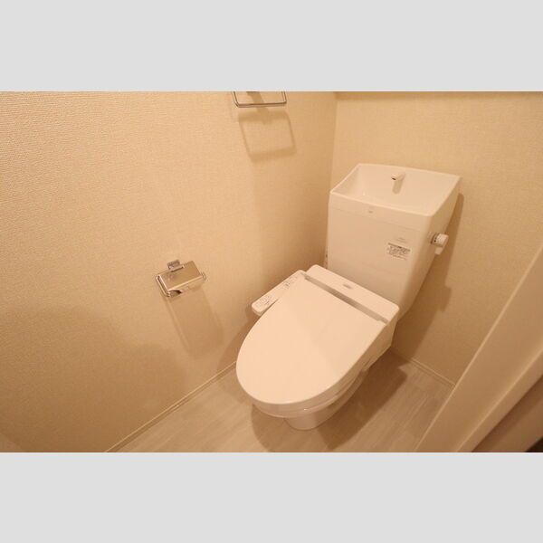 トイレ (温水洗浄暖房便座)