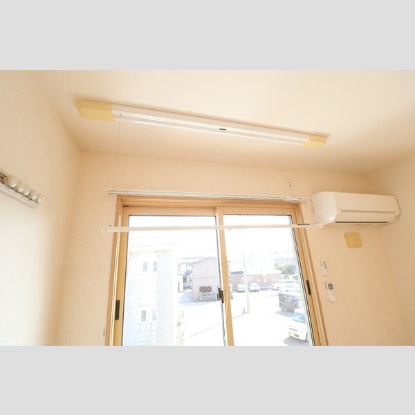 その他 (室内物干し)