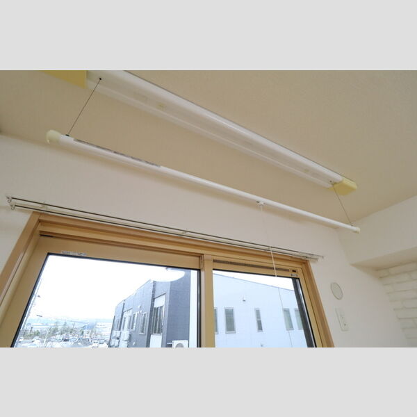 その他 (室内物干し)