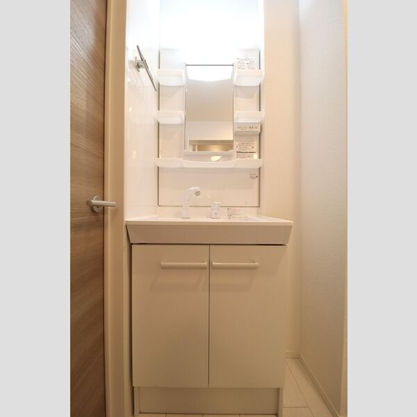 洗面所 (洗髪洗面化粧台)