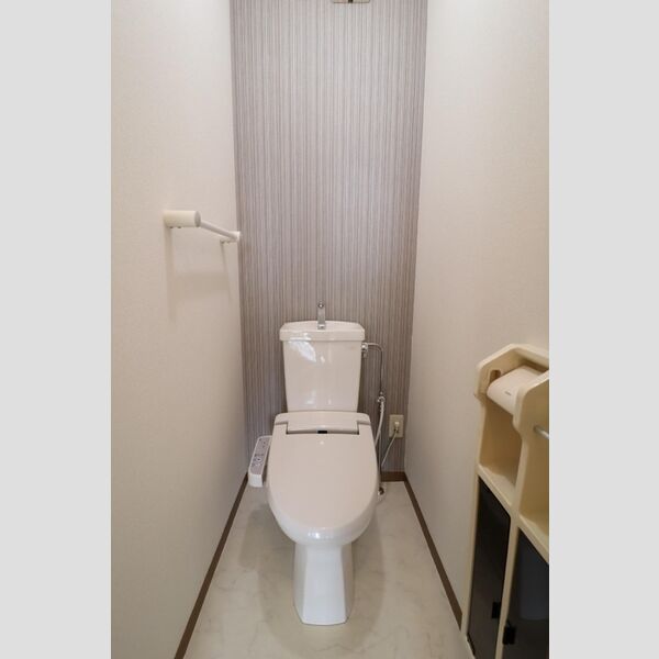 トイレ (温水洗浄暖房便座)