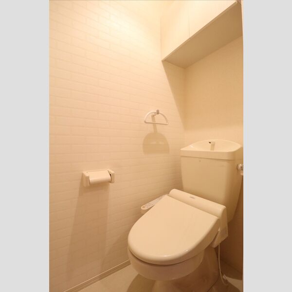 トイレ (温水洗浄暖房便座)