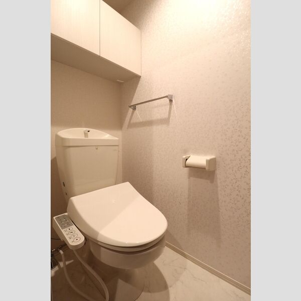 トイレ (温水洗浄暖房便座)