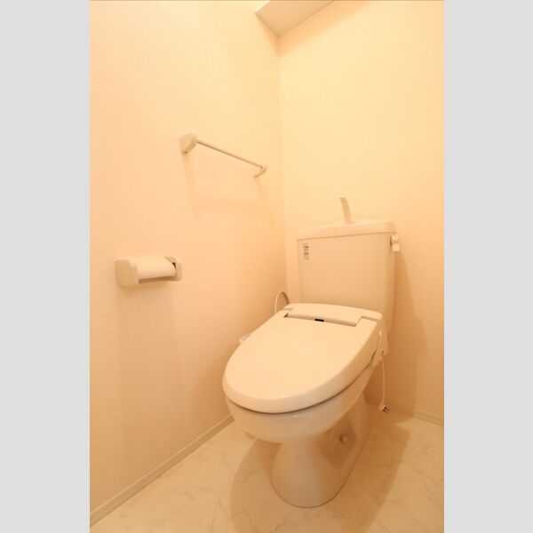 トイレ (温水洗浄暖房便座)