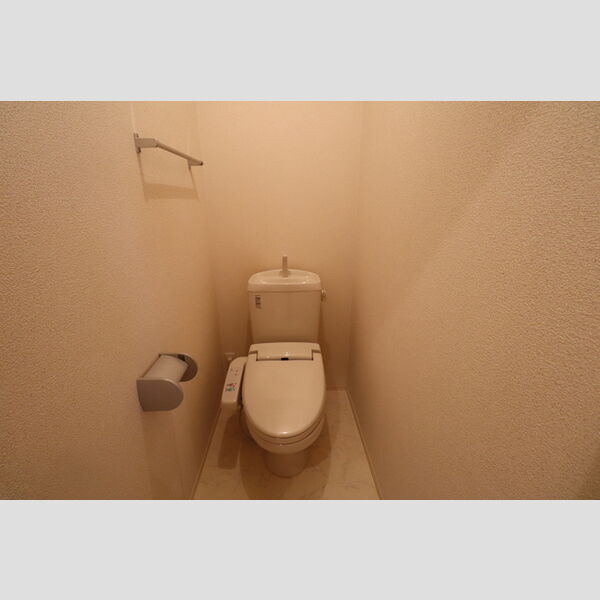 トイレ (温水洗浄暖房便座)