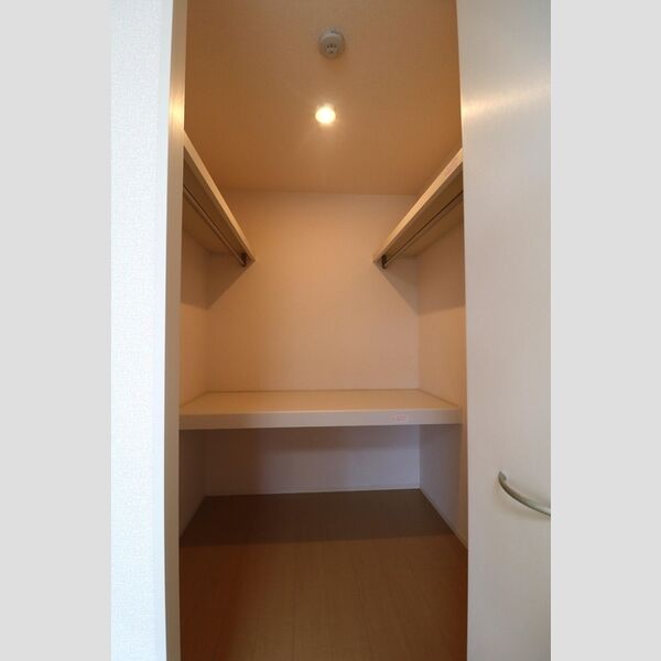 収納 (ウォークインクローゼット)