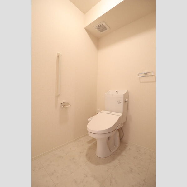 トイレ (温水洗浄暖房便座)