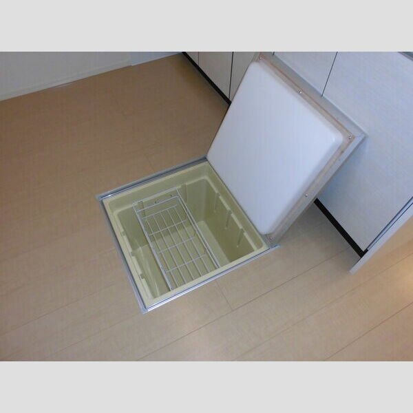 その他 (床下収納)