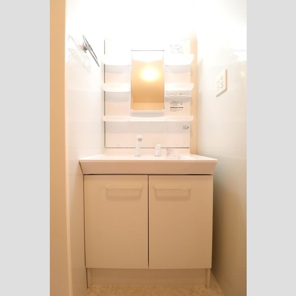 洗面所 (洗髪洗面化粧台)