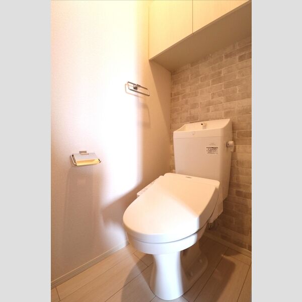 トイレ (温水洗浄暖房便座)