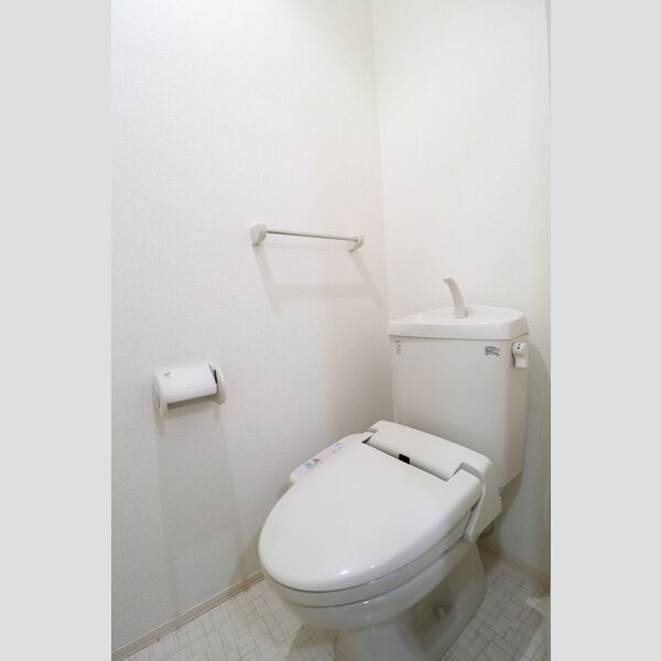 トイレ (温水洗浄暖房便座)