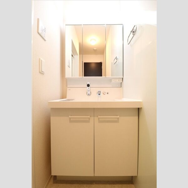 洗面所 (洗髪洗面化粧台)