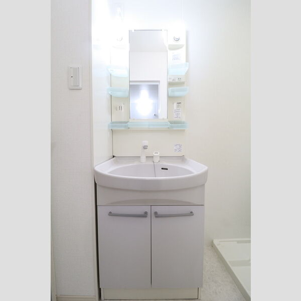 洗面所 (洗髪洗面化粧台)