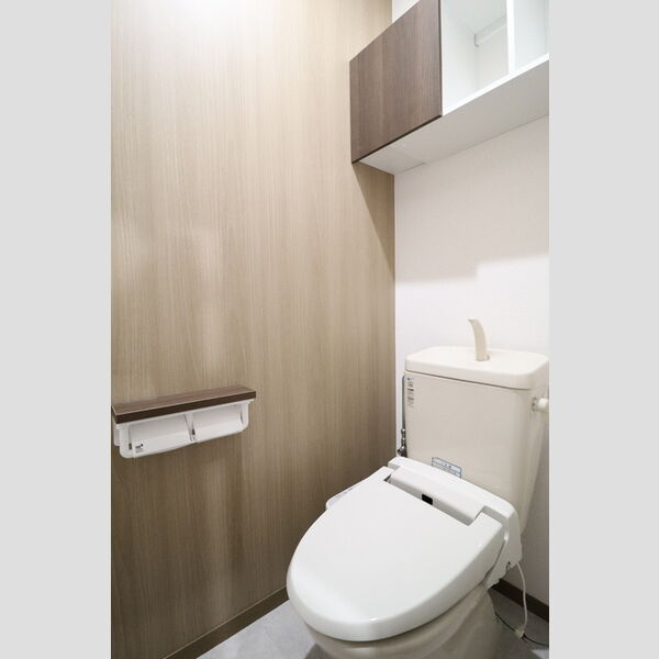 トイレ (トイレ)