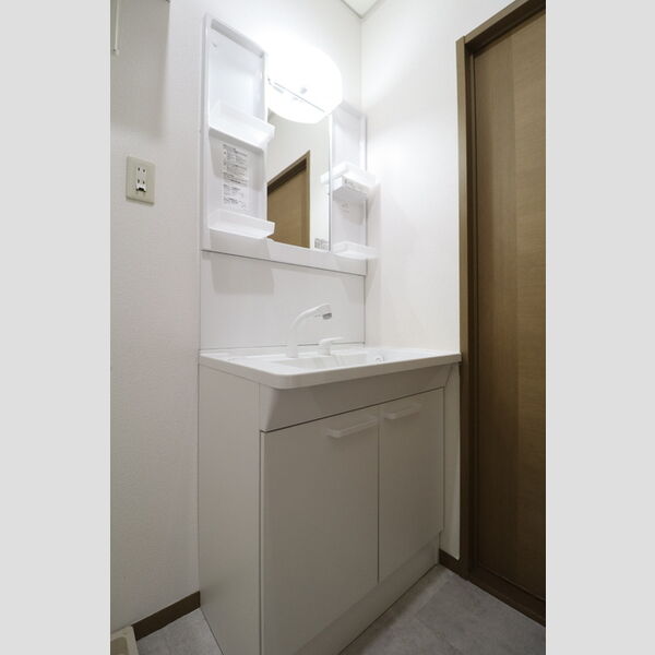 洗面所 (洗髪洗面化粧台)