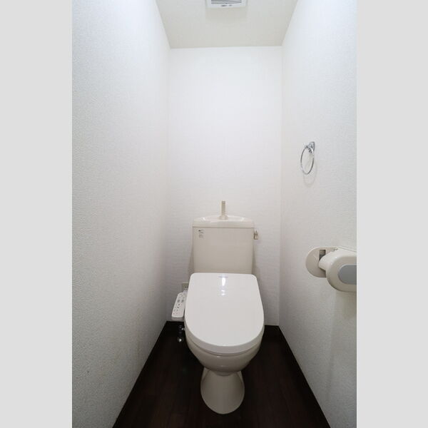 トイレ (温水洗浄暖房便座)