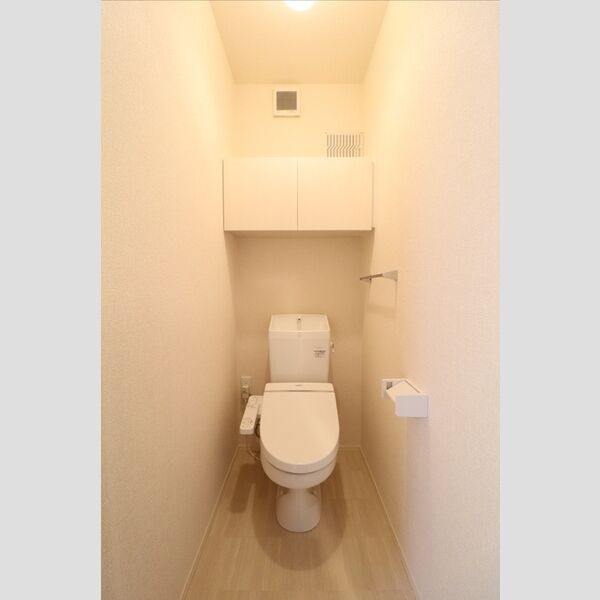 トイレ (温水洗浄暖房便座)