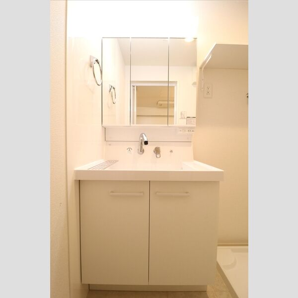 洗面所 (洗髪洗面化粧台)