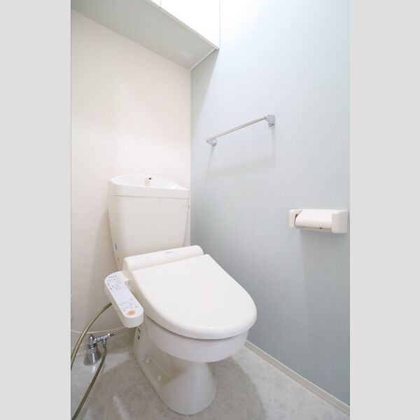 トイレ (温水洗浄暖房便座)