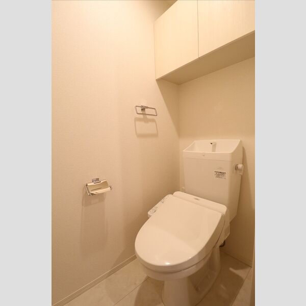 トイレ (温水洗浄暖房便座)