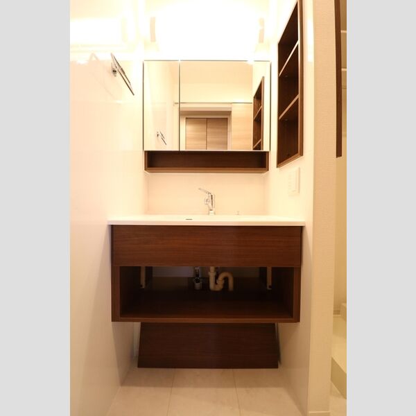 洗面所 (洗髪洗面化粧台)